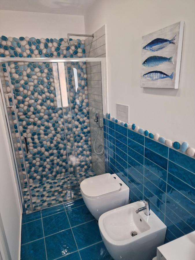 The Waves Bed & Breakfast Теразини Екстериор снимка