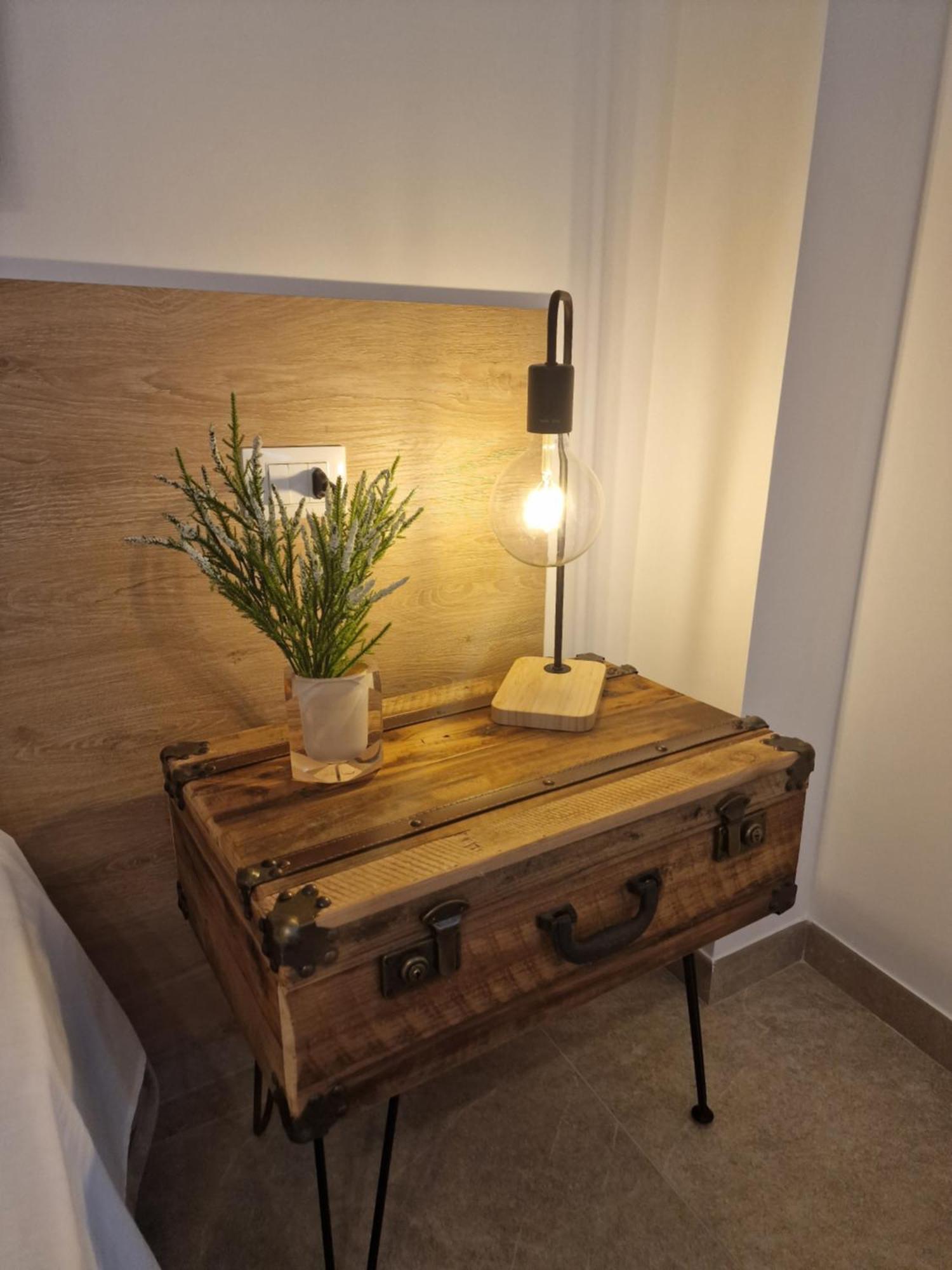 The Waves Bed & Breakfast Теразини Екстериор снимка